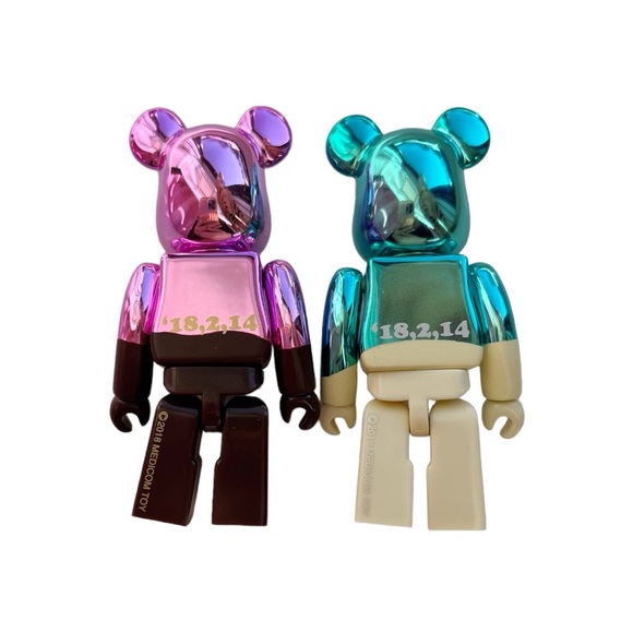 PRE-OWNED BEARBRICK 100% VALENTINE 2018 - Picture 3 of 3
